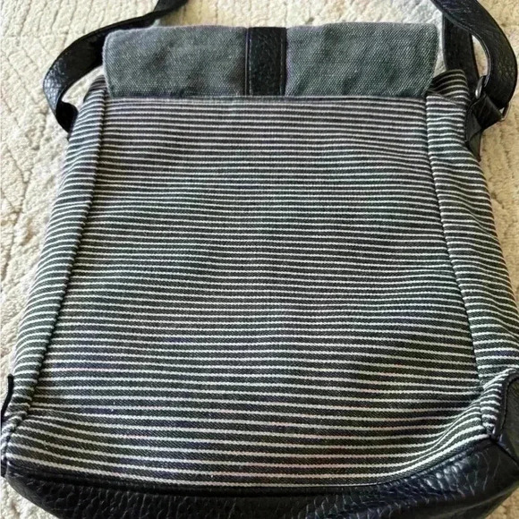 Ogio crossbody messenger bag - Picture 5 of 7